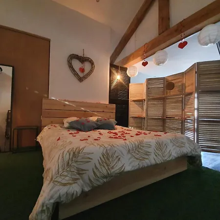 Le13depic, Gite, Spa, Sauna, Piscine, Massage, Repas, Adult Only Guest house